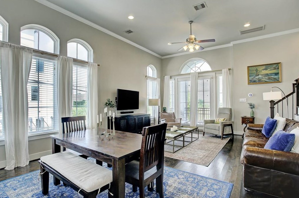 641 Middle St, Houston TX  77003-1227 exterior