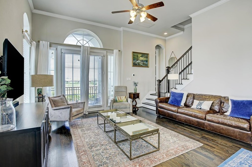 641 Middle St, Houston TX  77003-1227 exterior