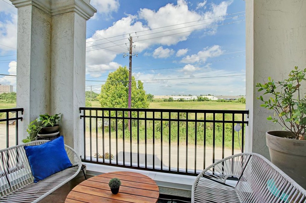 641 Middle St, Houston TX  77003-1227 exterior