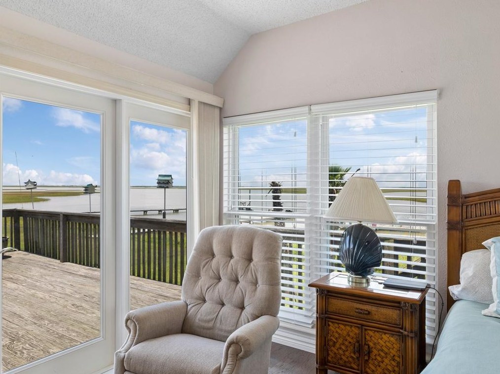 4403 Palm St, Jones Creek TX  77541-9453 exterior