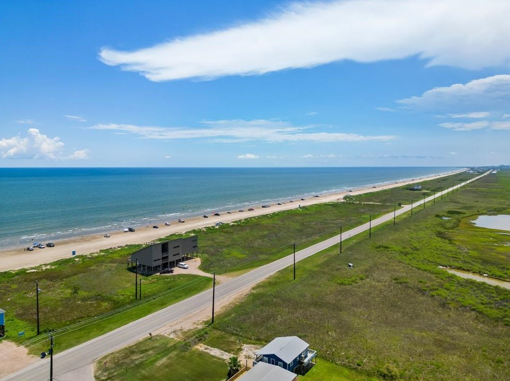 4403 Palm St, Jones Creek TX  77541-9453 exterior