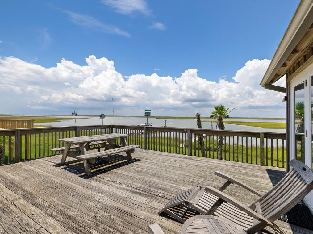 4403 Palm St, Jones Creek TX  77541-9453 exterior