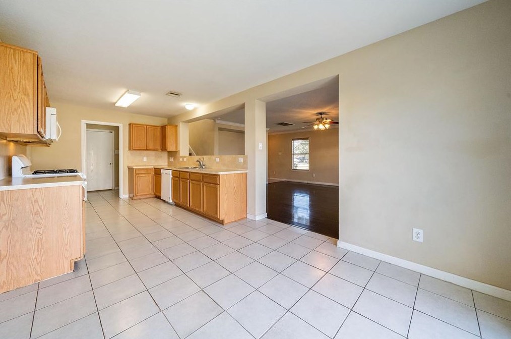 19014 Remington Bnd Dr, Houston TX  77073-4461 exterior