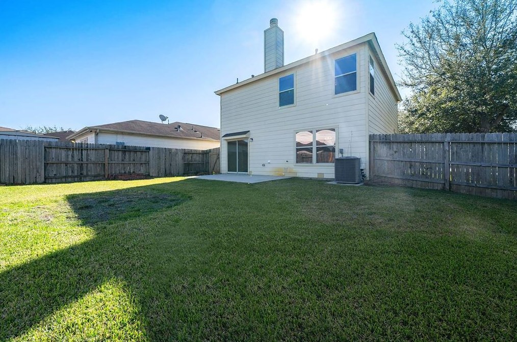 19014 Remington Bnd Dr, Houston TX  77073-4461 exterior