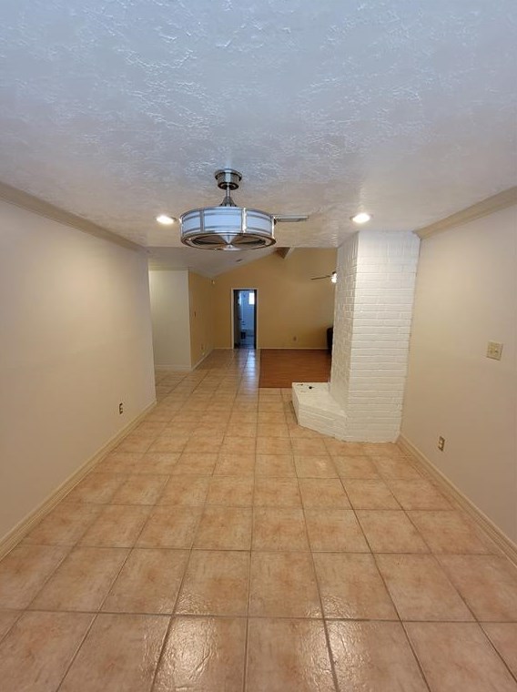 3315 Walhalla Dr, Houston TX  77066-4811 exterior