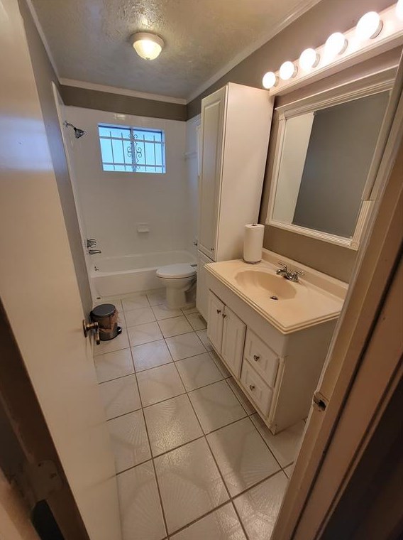 3315 Walhalla Dr, Houston TX  77066-4811 exterior