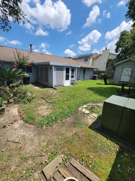 3315 Walhalla Dr, Houston TX  77066-4811 exterior