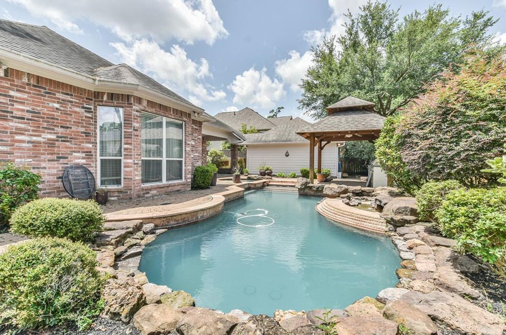 4902 Wellington Way, Houston TX  77069-2138 exterior