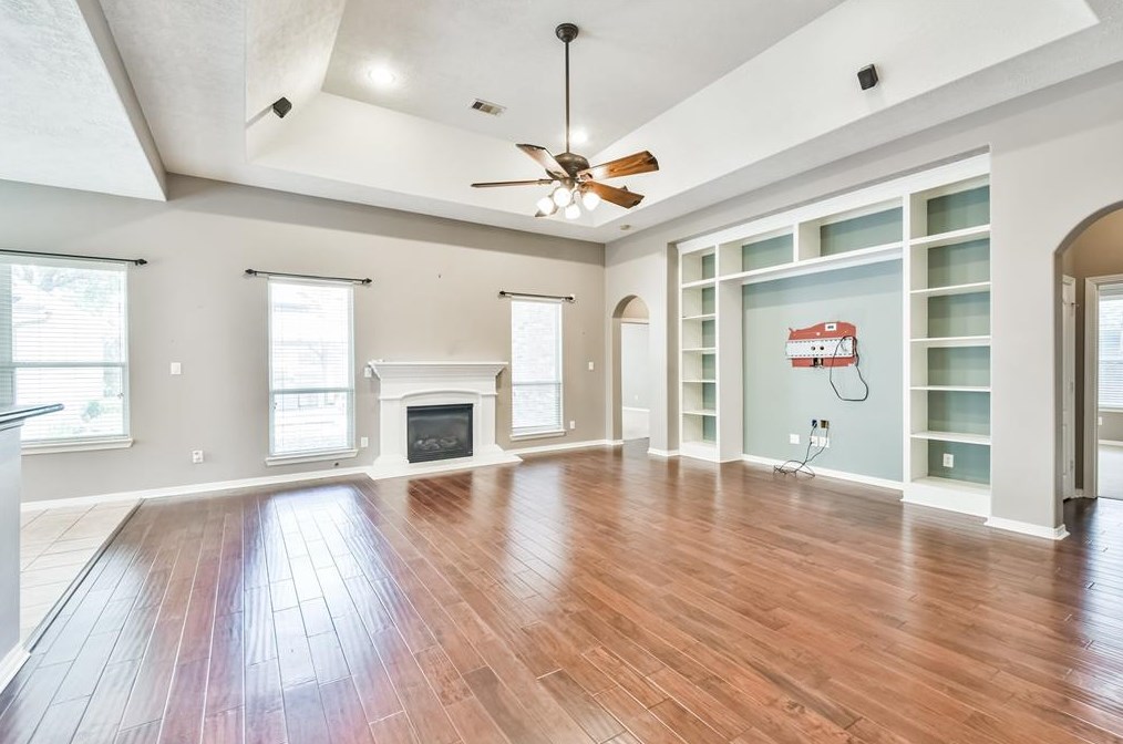 4902 Wellington Way, Houston TX  77069-2138 exterior