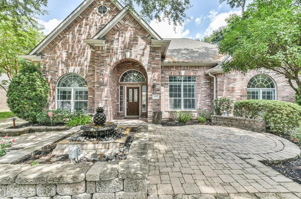 4902 Wellington Way, Houston TX  77069-2138 exterior