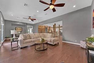 1913 Lundy Ln, Friendswood, TX 77546 - Photo 19