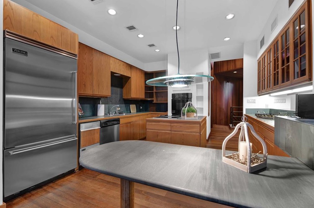 3925 Northshore Dr, Montgomery TX 77356-5369 exterior