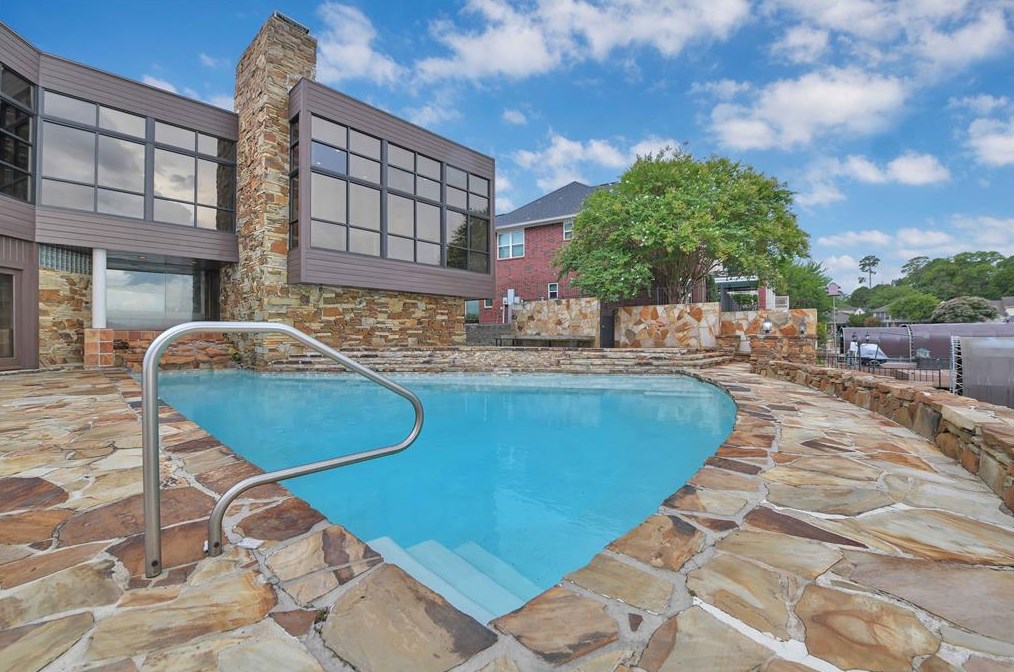 3925 Northshore Dr, Montgomery TX 77356-5369 exterior