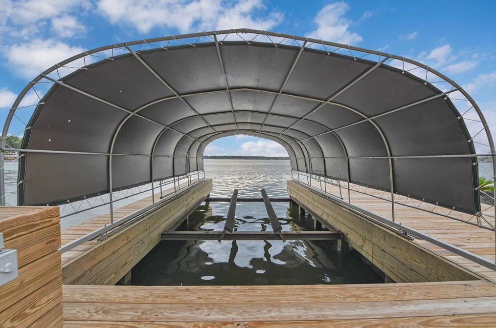 3925 Northshore Dr, Montgomery TX 77356-5369 exterior