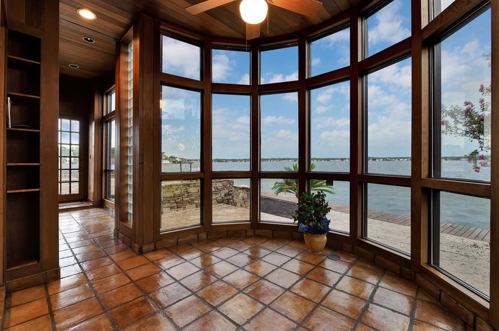 3925 Northshore Dr, Montgomery TX 77356-5369 exterior