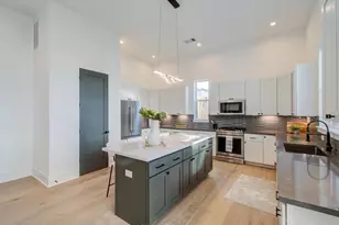 1653 Bingle Rd, Houston, TX 77055 - Photo 17