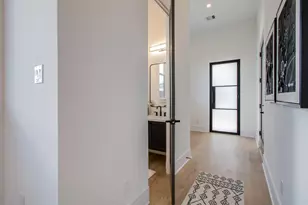 1653 Bingle Rd, Houston, TX 77055 - Photo 9