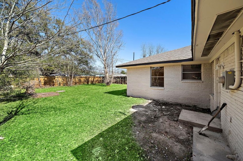 3121 Chimira Ln, Houston TX  77051-4241 exterior
