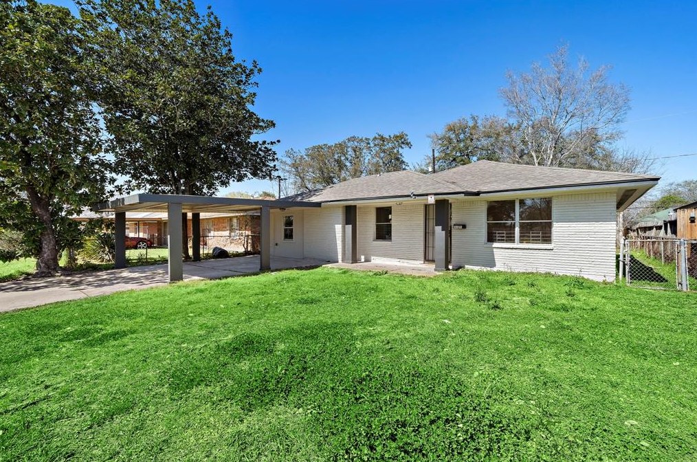 3121 Chimira Ln, Houston TX  77051-4115 exterior