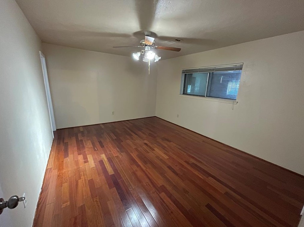 10727 Sharpview Dr, Houston TX  77072-2711 exterior