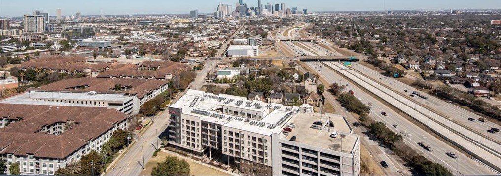 5925 Almeda Rd, Houston TX  11613-7602 exterior