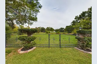 7702 Antoine Drive, Houston, TX 77088 - Photo 45