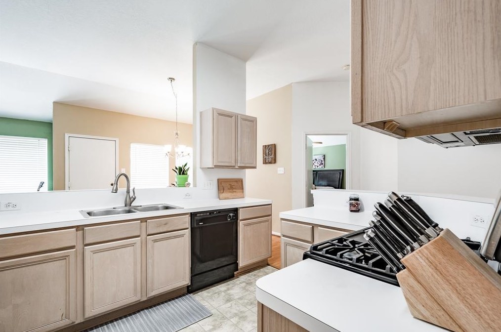 7859 Split Oak Dr, Houston TX  77040-2741 exterior