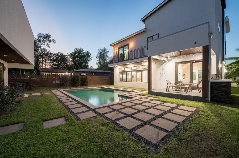 8210 Saylynn Ln, Houston TX 77075-3022 exterior