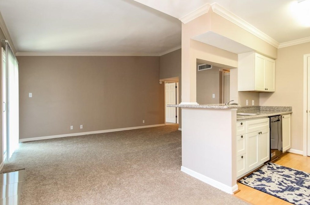 700 Thicket Ln, Houston TX  77079-7520 exterior