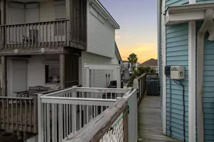 251 Isles End Rd, Tiki Island, TX 77554 - Photo 17