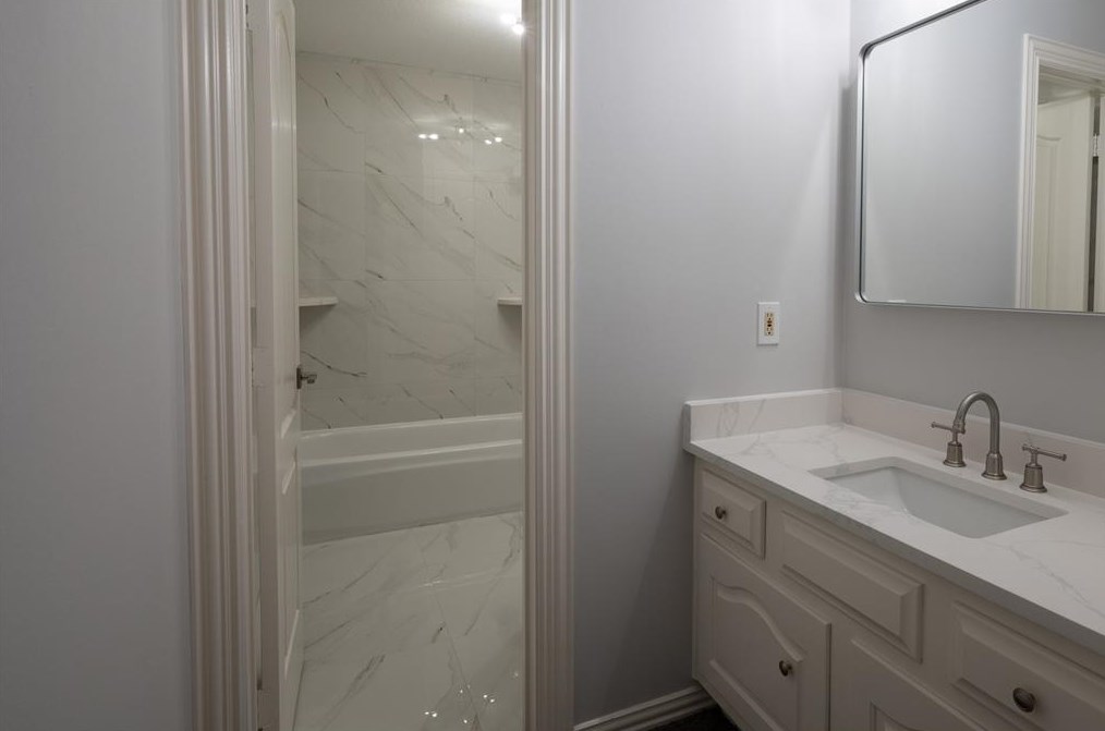 1711 Cottage Lndg Ln, Houston TX  77077-1992 exterior