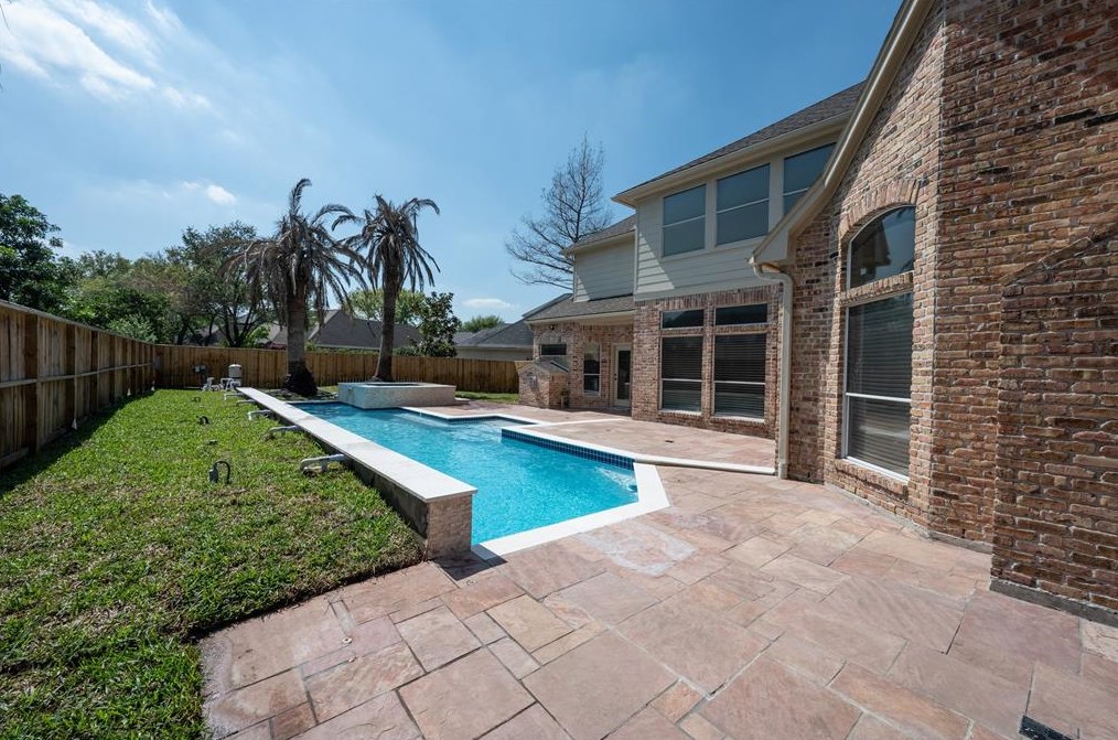 1711 Cottage Lndg Ln, Houston TX  77077-1992 exterior