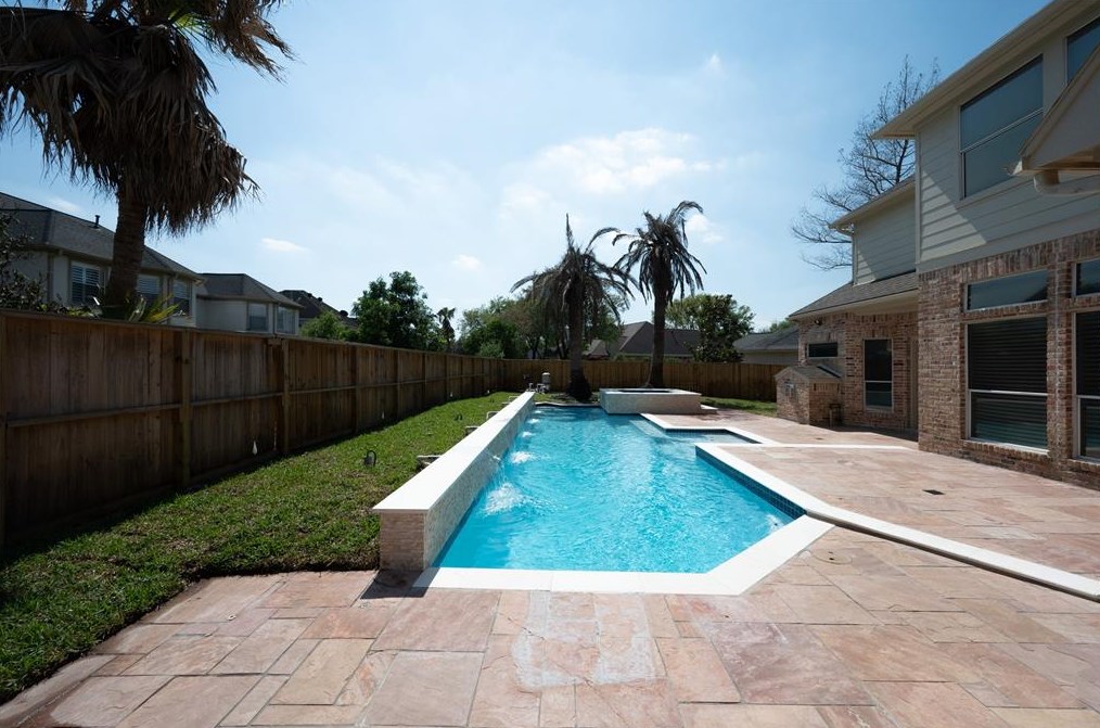 1711 Cottage Lndg Ln, Houston TX  77077-1992 exterior