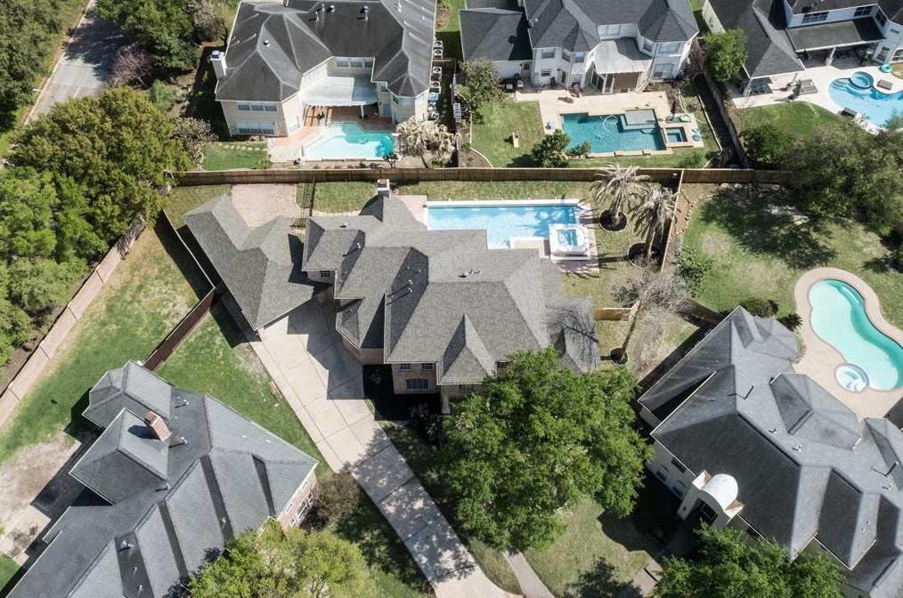 1711 Cottage Lndg Ln, Houston TX  77077-1992 exterior