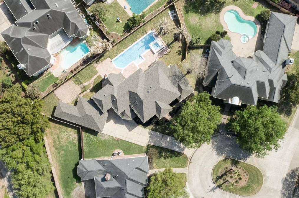 1711 Cottage Lndg Ln, Houston TX  77077-1992 exterior