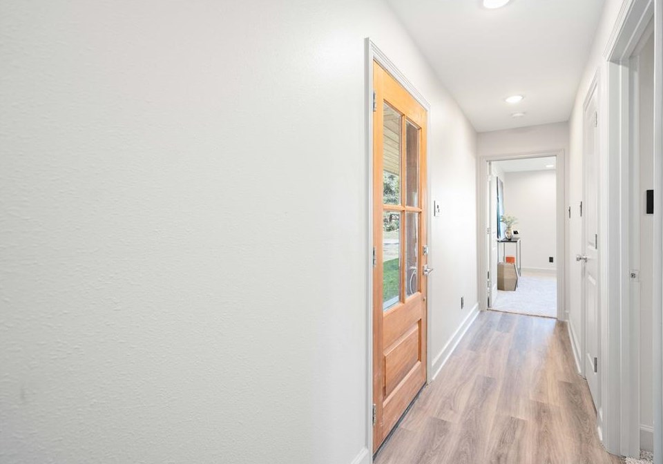 10111 Brinwood Dr, Houston TX  77043-4304 exterior