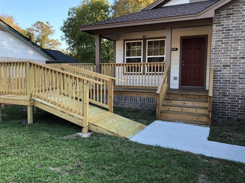 2011 Aldsworth Dr, Houston TX  77088-1703 exterior