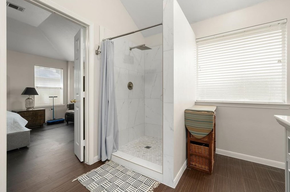 11902 Knl Bnd Ct, Houston TX  77070-5245 exterior