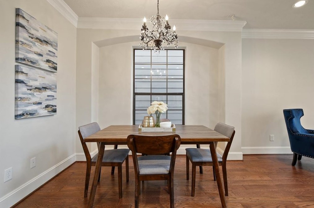 1123 Hempstead Villa Ln, Houston TX  77008-6048 exterior