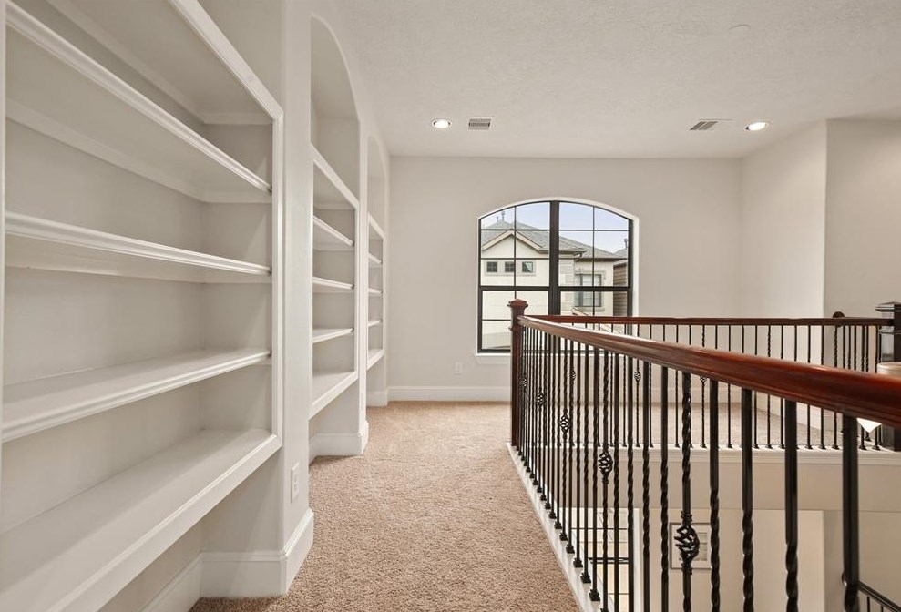 1123 Hempstead Villa Ln, Houston TX  77008-6048 exterior