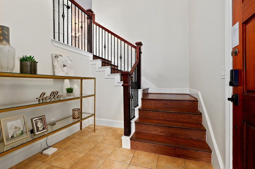 1123 Hempstead Villa Ln, Houston TX  77008-6048 exterior