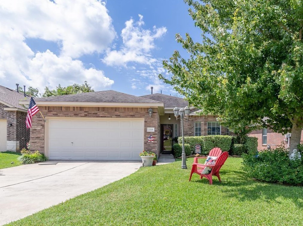 2205 Jefferson Crossing Dr, Conroe TX  77304-6805 exterior