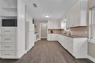 20490 Lazy Creek Dr, New Caney, TX 77357 - Photo 9