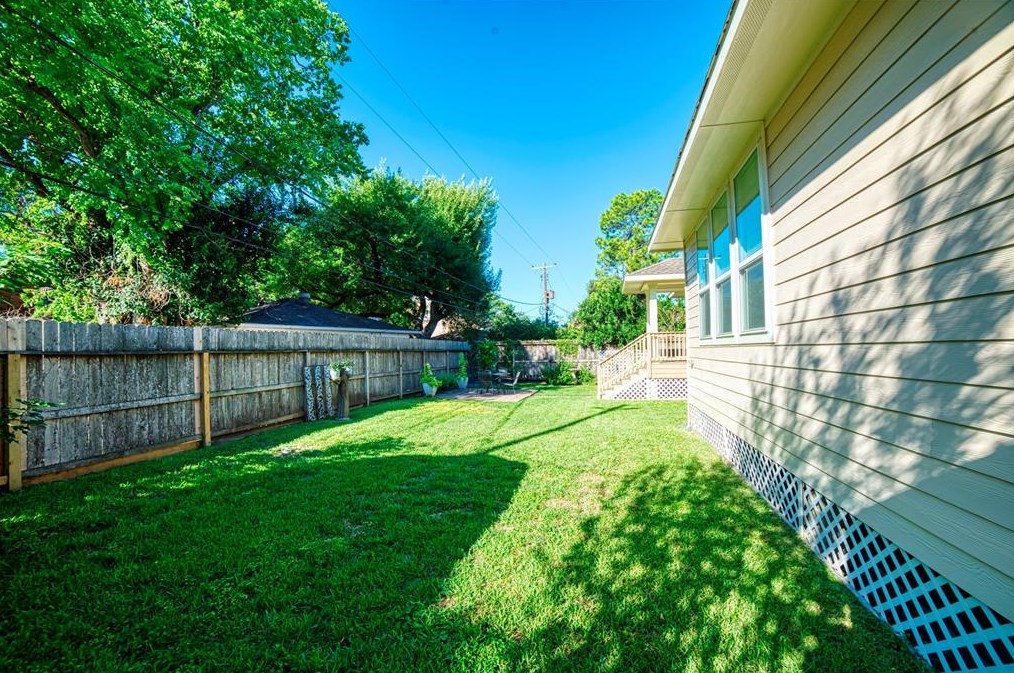 5821 Ariel St, Houston TX  77074-7101 exterior