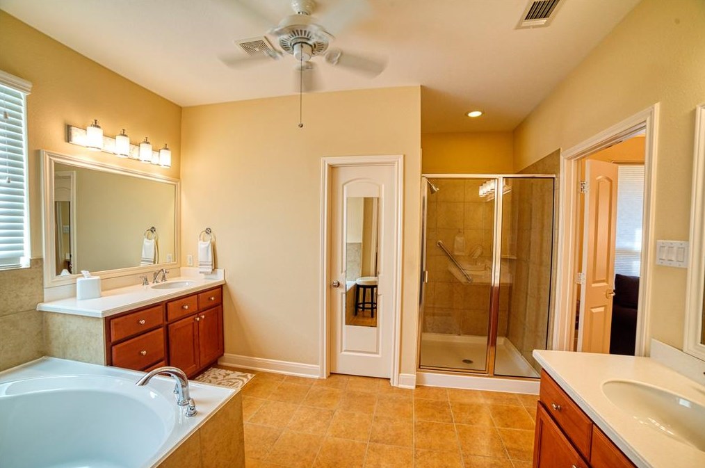 5821 Ariel St, Houston TX  77074-7101 exterior