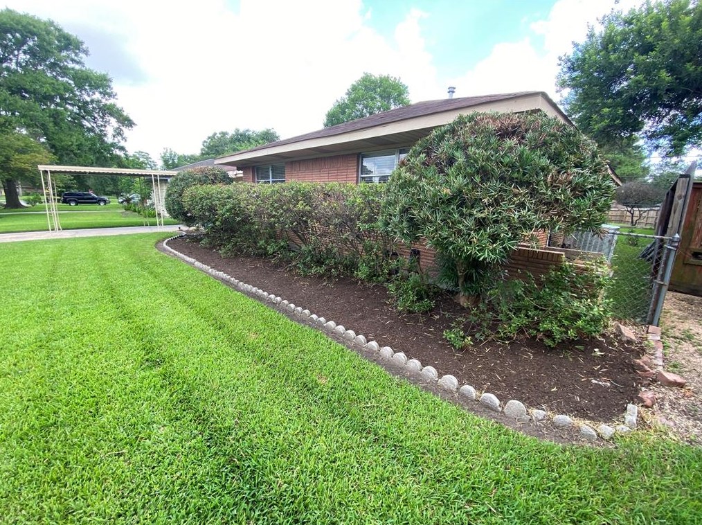1222 Stonecrest Dr, Houston TX  77018-7414 exterior