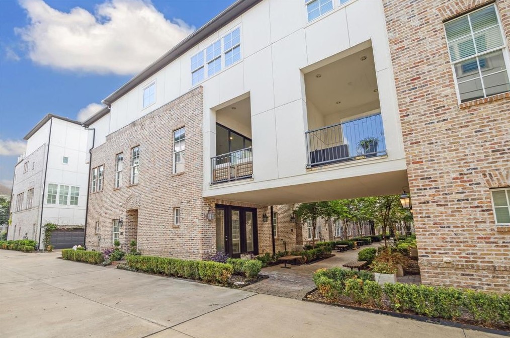 6006 Kansas, Houston TX  77007-1113 exterior