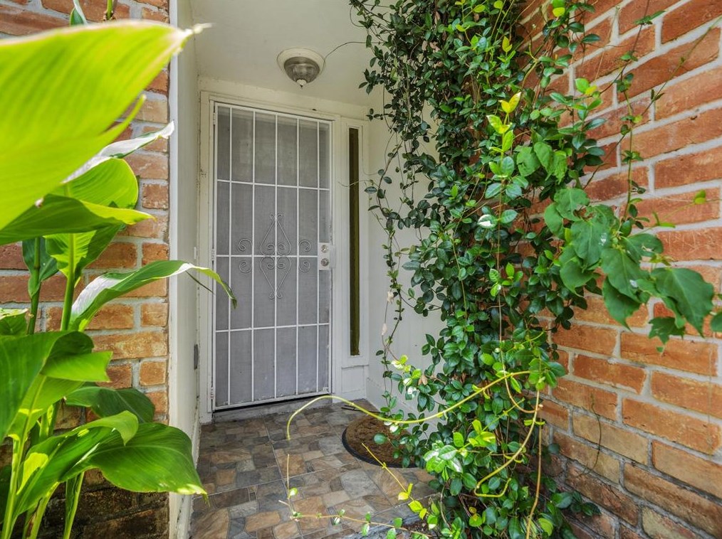 13110 Ensley Wood Dr, Houston TX  77082-5015 exterior