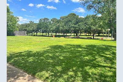 8431 Braes Boulevard, Houston, TX 77025 - Photo 3