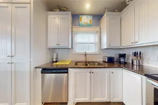 997 Austin St, Gilchrist, TX 77617 - Photo 23